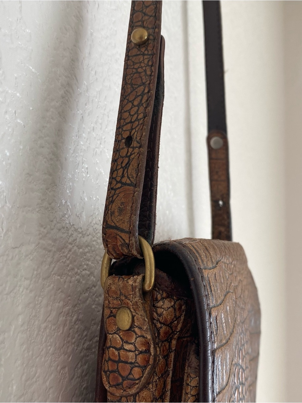 Brown Vintage Brahmin Crossbody Leather Handbag - Alligator Croc - Picture 8 of 10